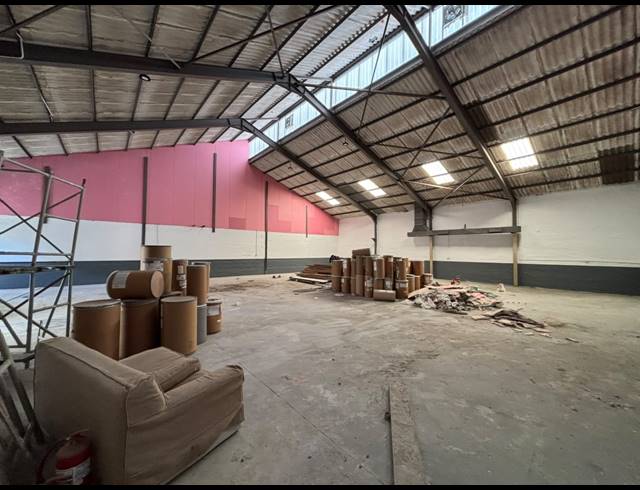408M² WAREHOUSE TO LET IN EPPING INDUSTRIAL